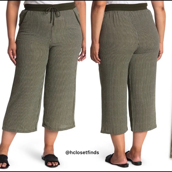 Max Studio Cropped Printed Pants - Picture 1 of 7